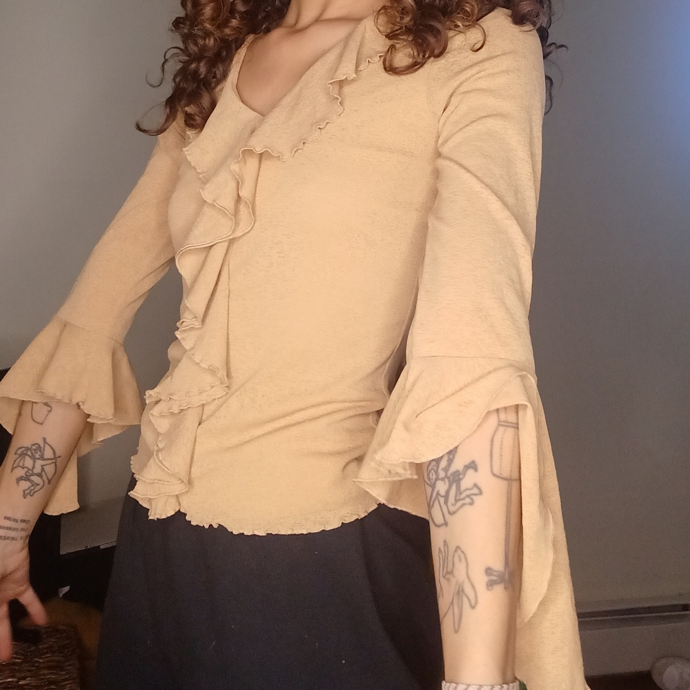 V-Neck Solid Ruffle Long Sleeve Top - image 4